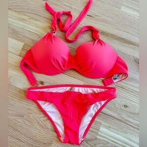 Victoria’s Secret swimsuit 
Top 34D bottom Small